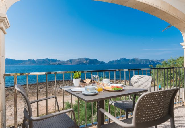 Villa in Alcúdia - Sunset Villa Nixe - Terrace with open view to the Bay of Pollença and Cap Formentor