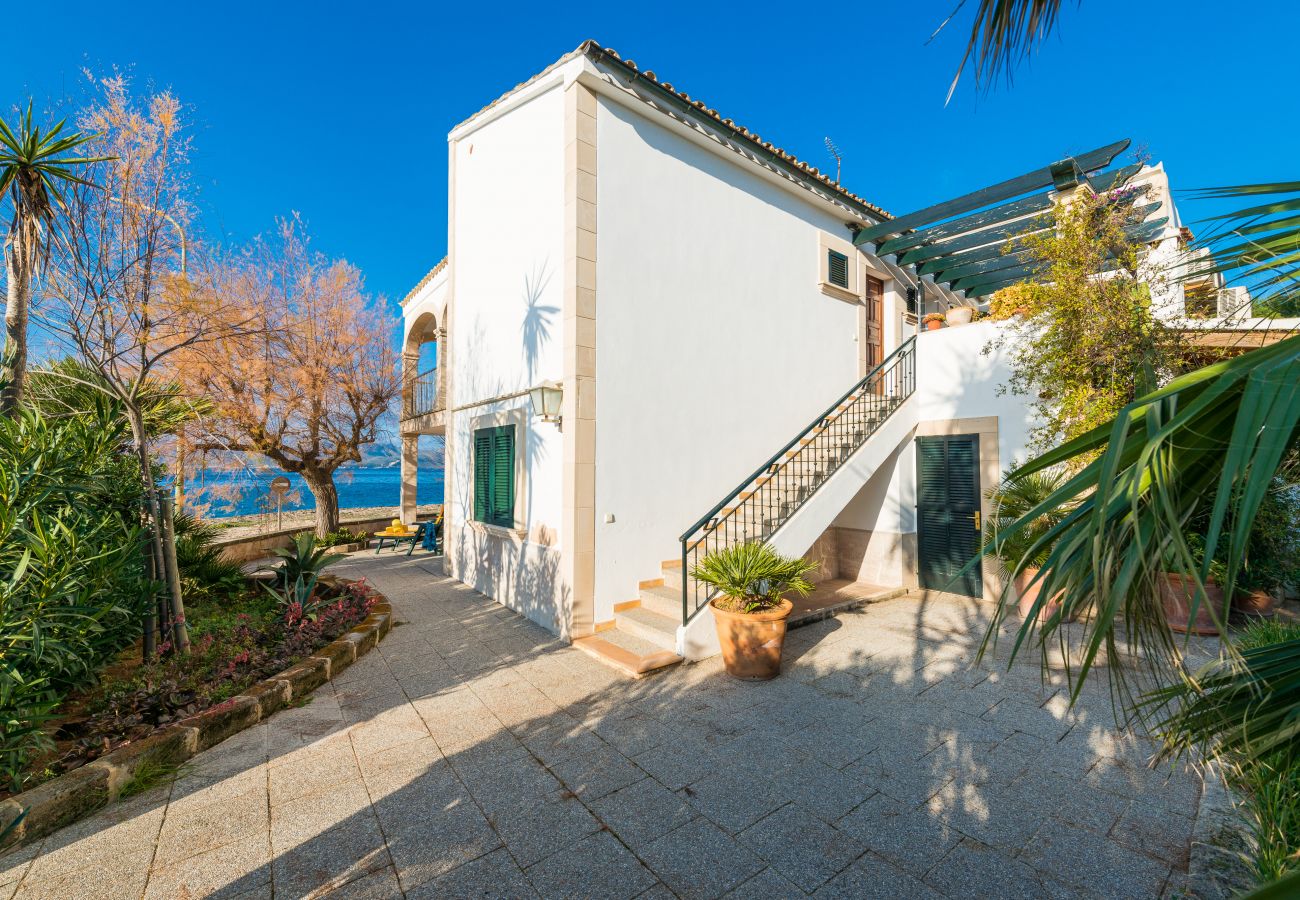 Villa in Alcudia - Sunset Villa Nixe - Terrace with open view to the Bay of Pollença and Cap Formentor