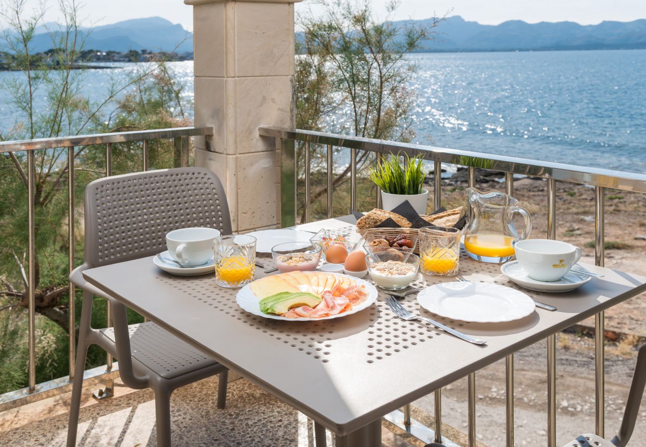 Villa in Alcudia - Sunset Villa Nixe - Terrace with open view to the Bay of Pollença and Cap Formentor