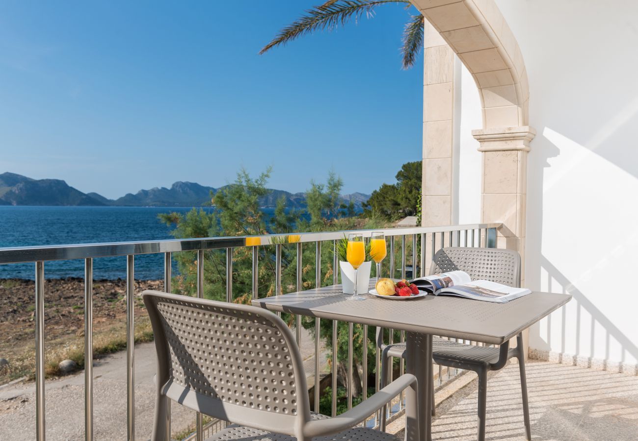 Villa in Alcudia - Sunset Villa Nixe - Terrace with open view to the Bay of Pollença and Cap Formentor