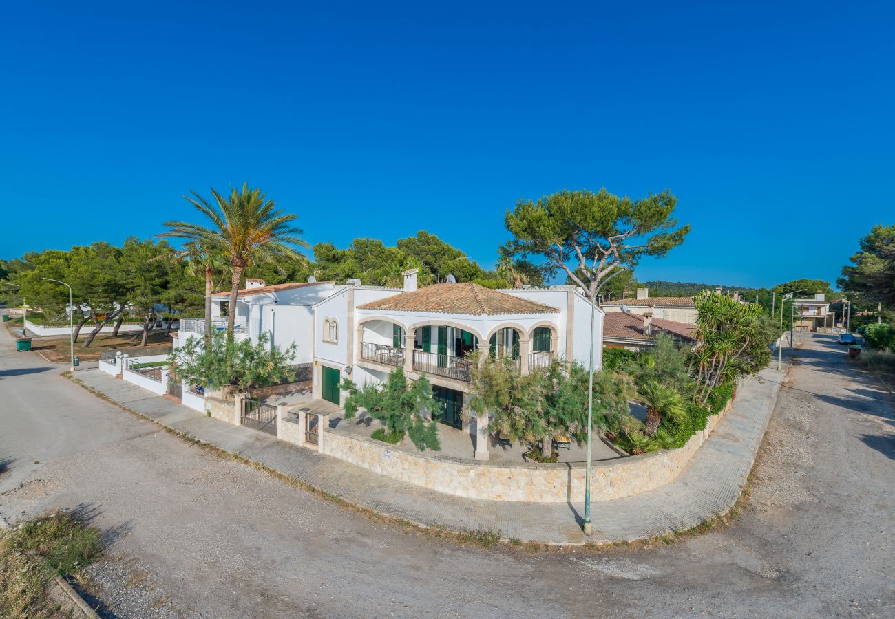 Villa in Alcudia - Sunset Villa Nixe - Terrace with open view to the Bay of Pollença and Cap Formentor