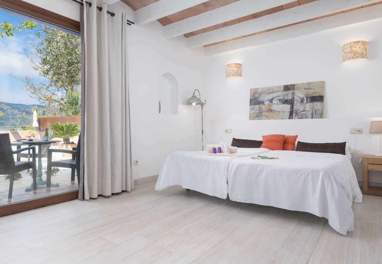 House in Moscari - Sunset Villa Can Calco - villa with pool, 5 bedrooms each with air-conditioning and bathroom en-suite