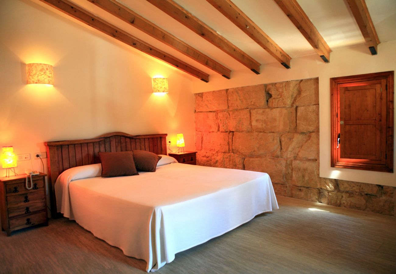 House in Moscari - Sunset Villa Can Calco - villa with pool, 5 bedrooms each with air-conditioning and bathroom en-suite