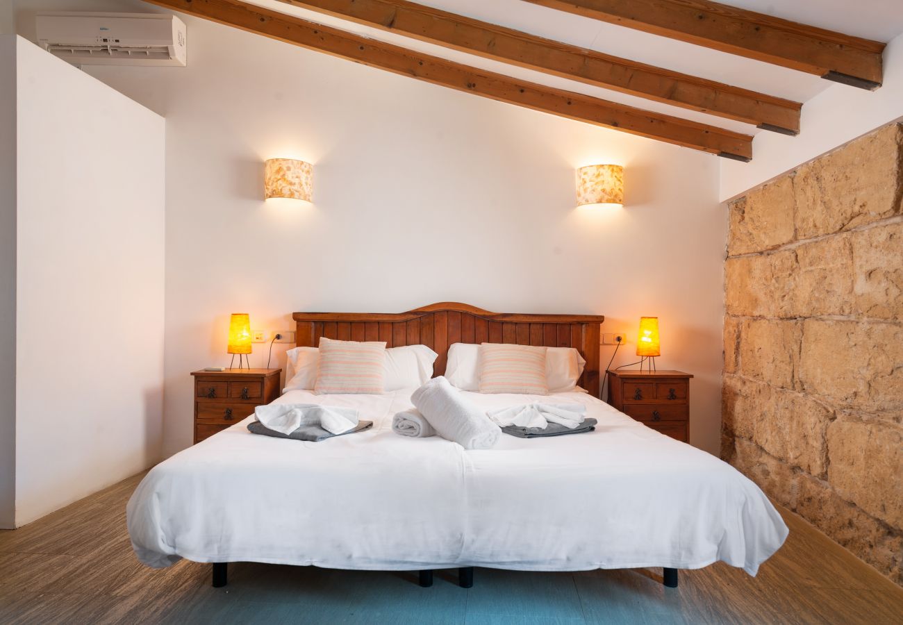 House in Moscari - Sunset Villa Can Calco - villa with pool, 5 bedrooms each with air-conditioning and bathroom en-suite