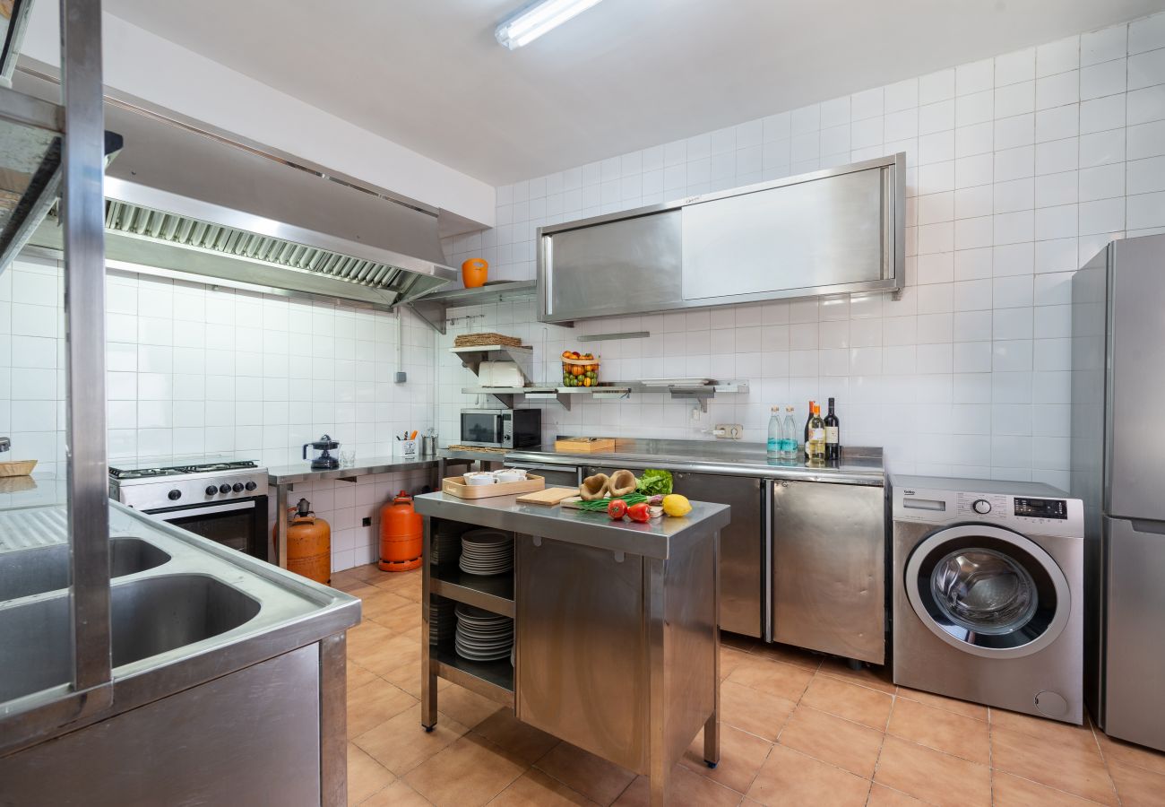 House in Moscari - Sunset Villa Can Calco - villa with pool, 5 bedrooms each with air-conditioning and bathroom en-suite