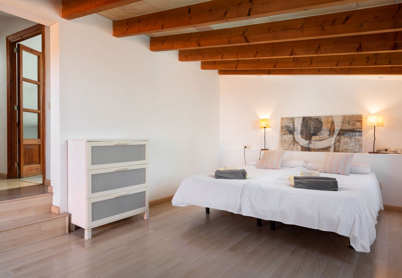 House in Moscari - Sunset Villa Can Calco - villa with pool, 5 bedrooms each with air-conditioning and bathroom en-suite