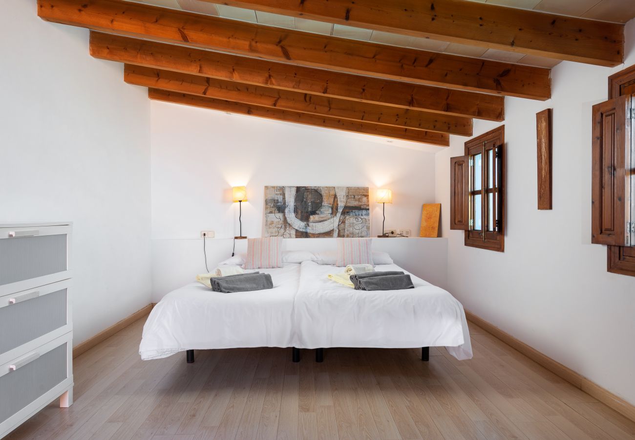 House in Moscari - Sunset Villa Can Calco - villa with pool, 5 bedrooms each with air-conditioning and bathroom en-suite