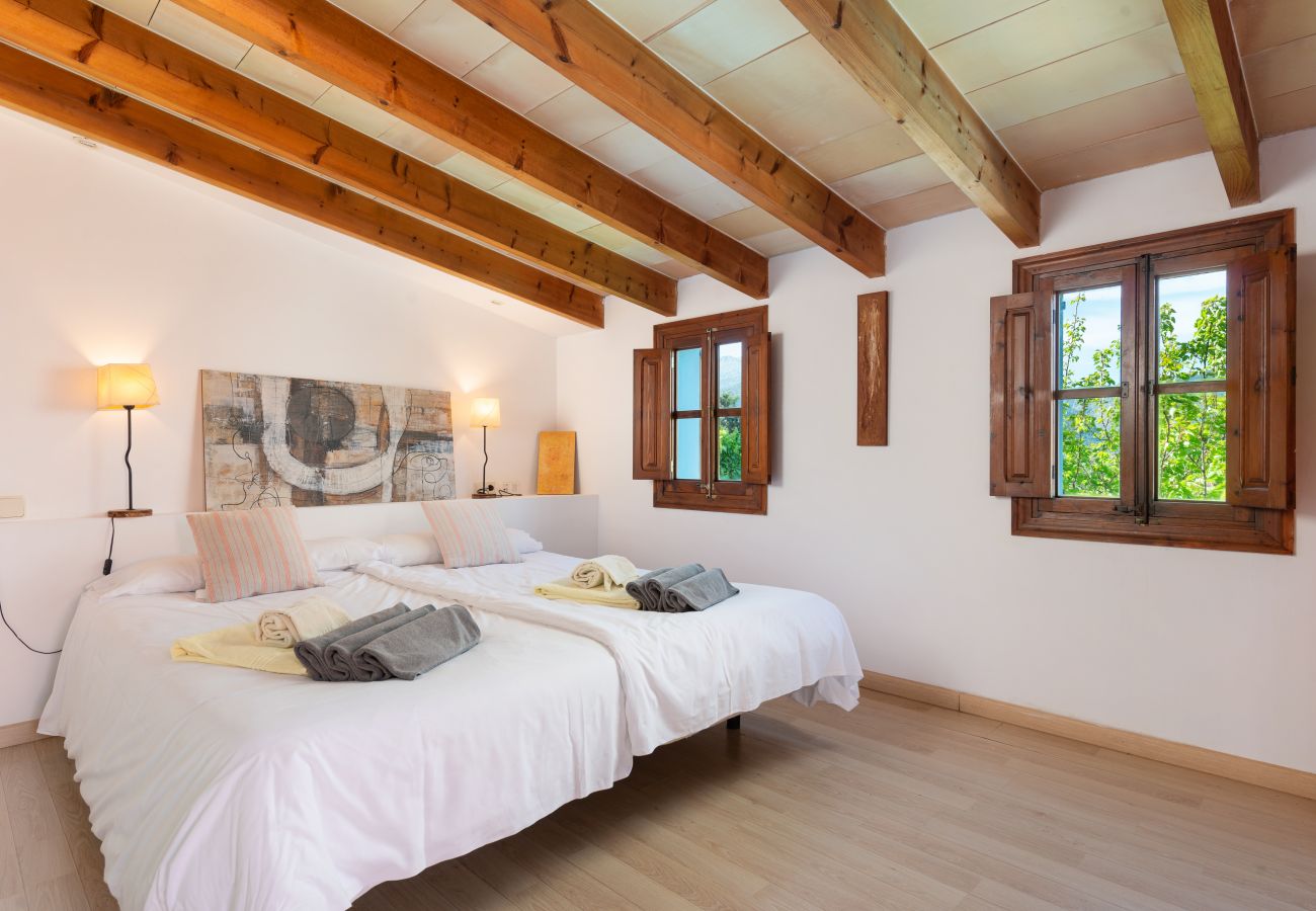 House in Moscari - Sunset Villa Can Calco - villa with pool, 5 bedrooms each with air-conditioning and bathroom en-suite