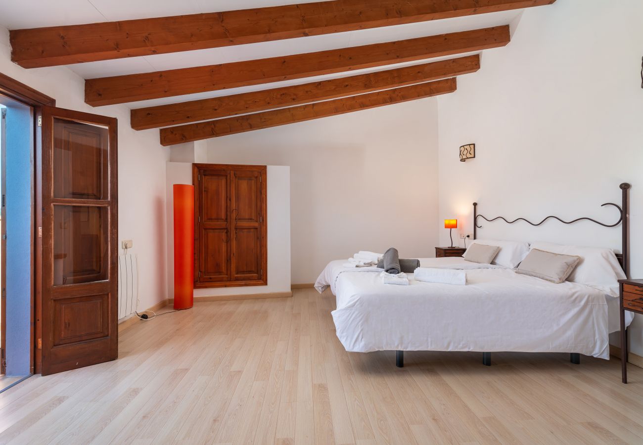 House in Moscari - Sunset Villa Can Calco - villa with pool, 5 bedrooms each with air-conditioning and bathroom en-suite