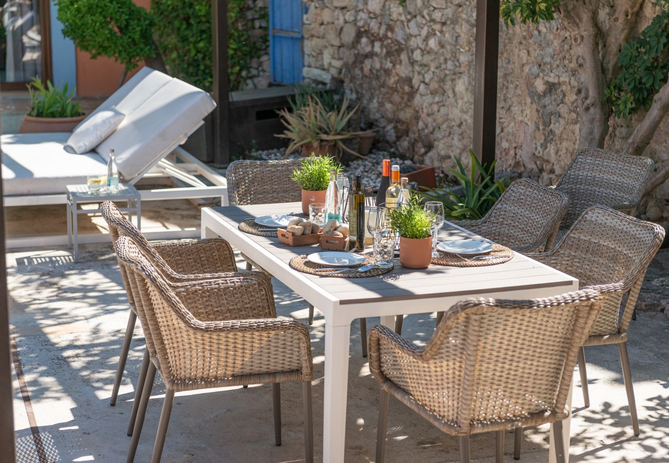 House in Moscari - Sunset Villa Can Calco - villa with pool, 5 bedrooms each with air-conditioning and bathroom en-suite