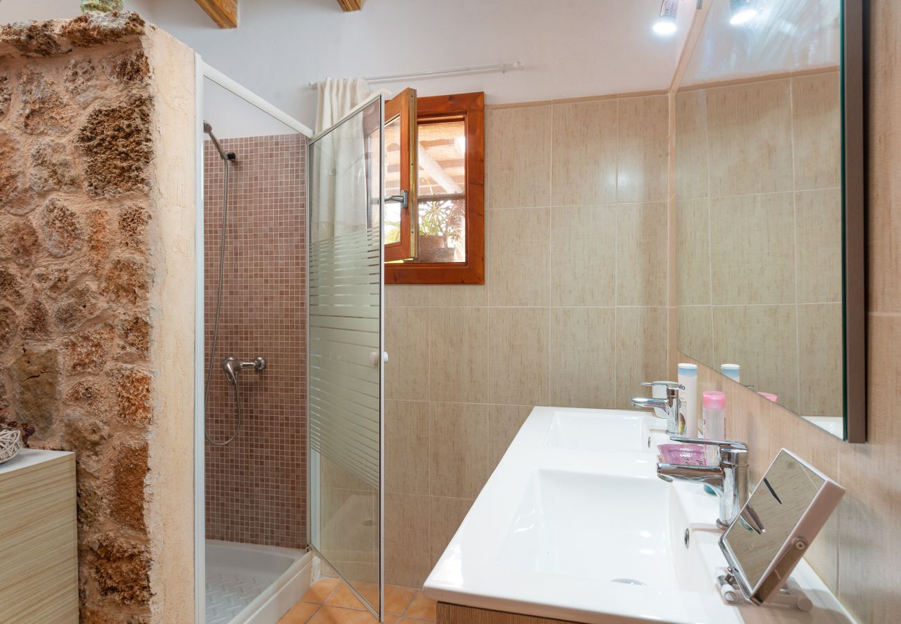 Country house in Llubi - Sunset Finca Son Sitges - Finca with fenced swimming pool, children's playground and barbecue area