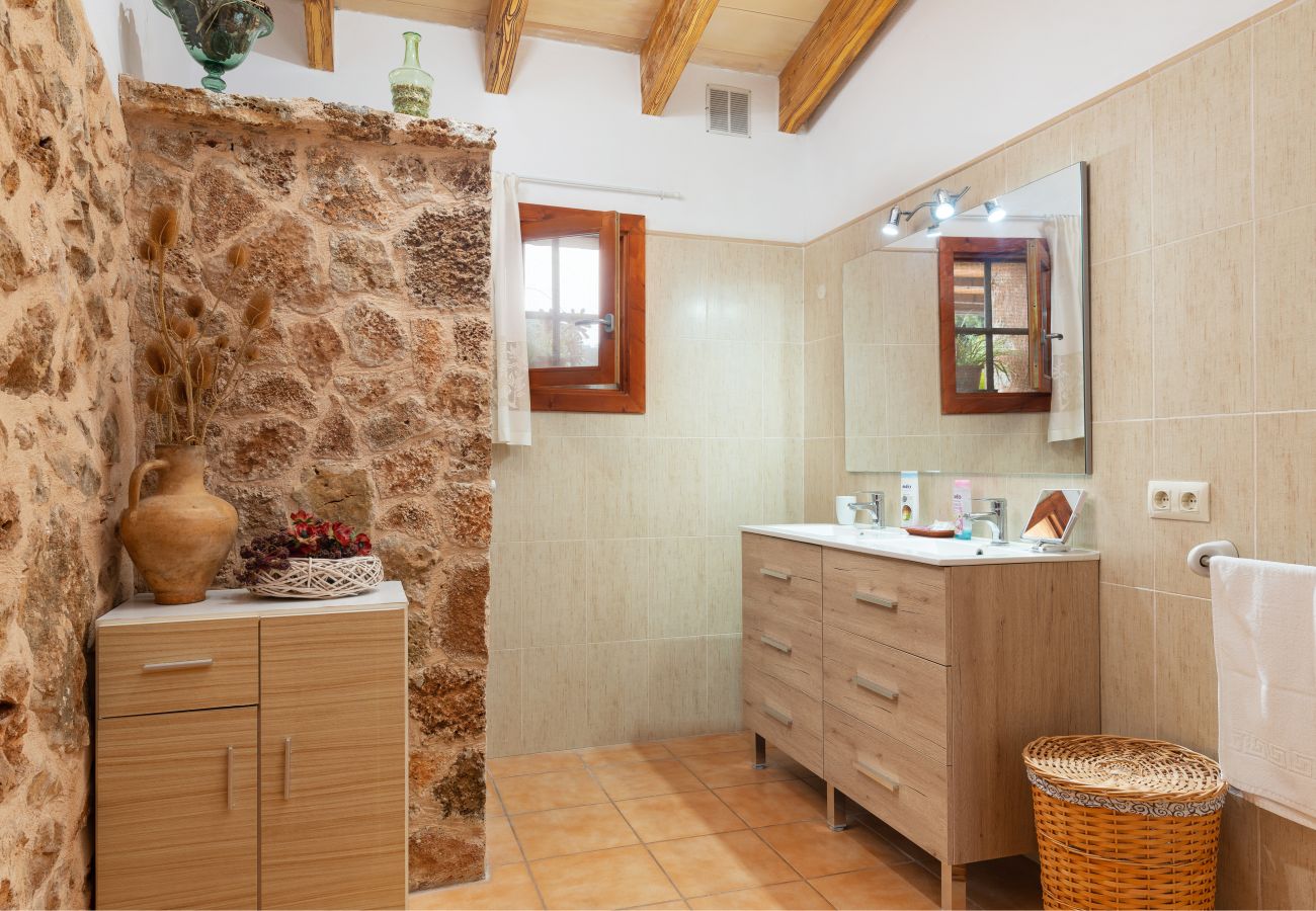 Country house in Llubi - Sunset Finca Son Sitges - Finca with fenced swimming pool, children's playground and barbecue area