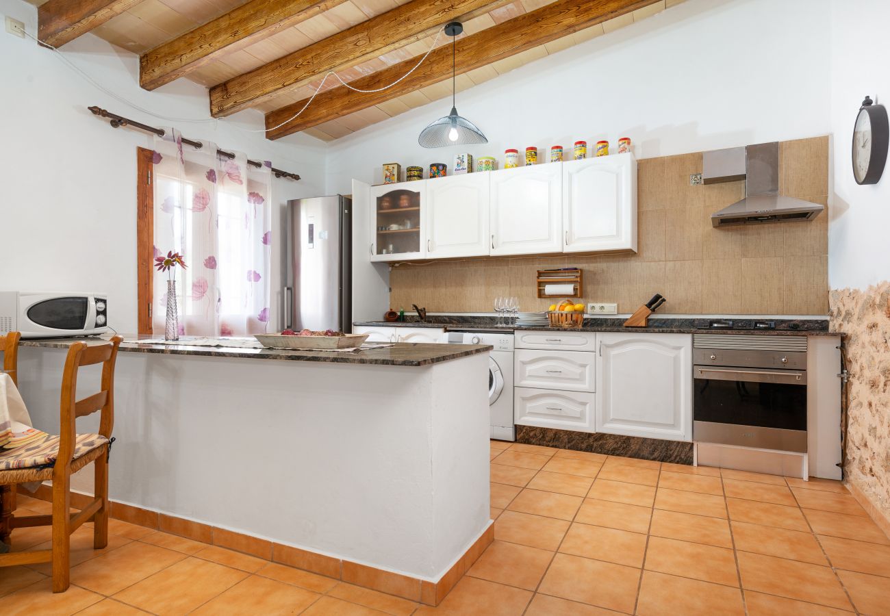 Country house in Llubi - Sunset Finca Son Sitges - Finca with fenced swimming pool, children's playground and barbecue area