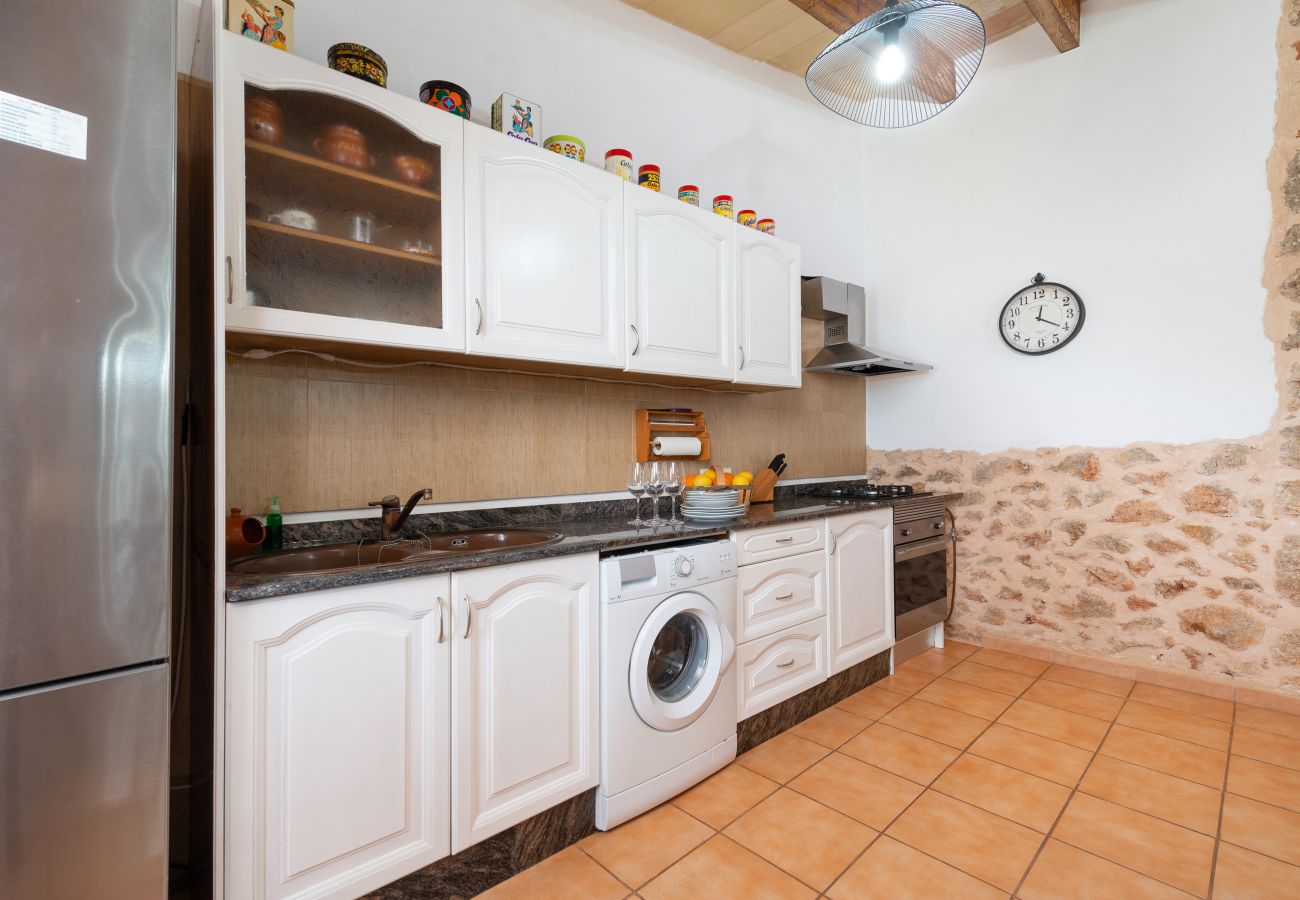 Country house in Llubi - Sunset Finca Son Sitges - Finca with fenced swimming pool, children's playground and barbecue area
