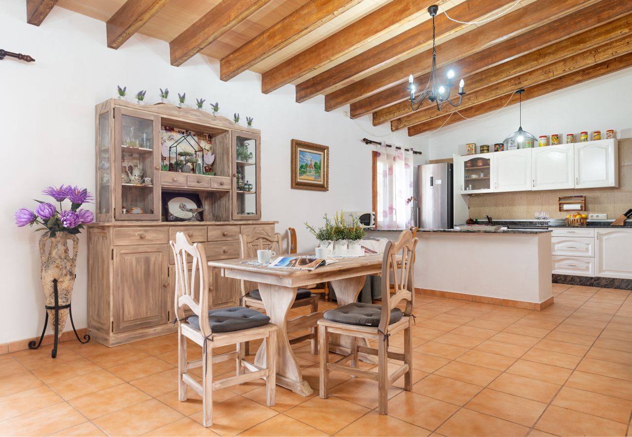 Country house in Llubi - Sunset Finca Son Sitges - Finca with fenced swimming pool, children's playground and barbecue area