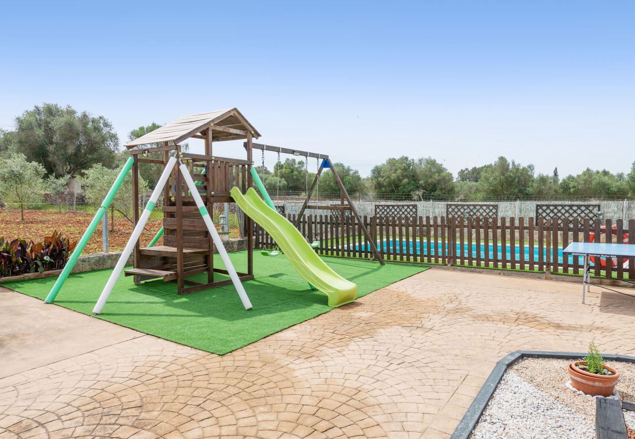 Country house in Llubi - Sunset Finca Son Sitges - Finca with fenced swimming pool, children's playground and barbecue area