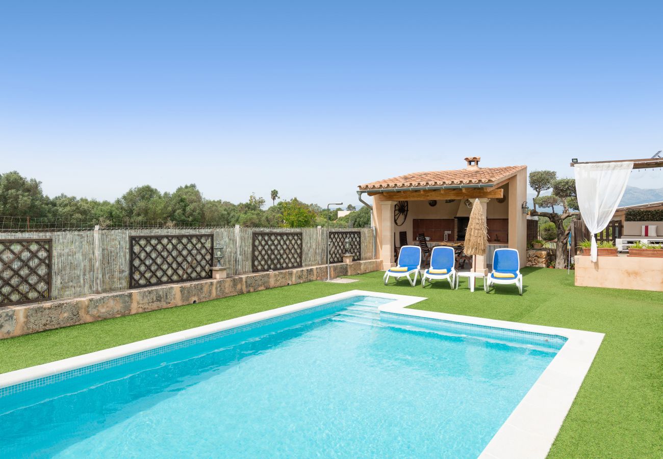 Country house in Llubi - Sunset Finca Son Sitges - Finca with fenced swimming pool, children's playground and barbecue area