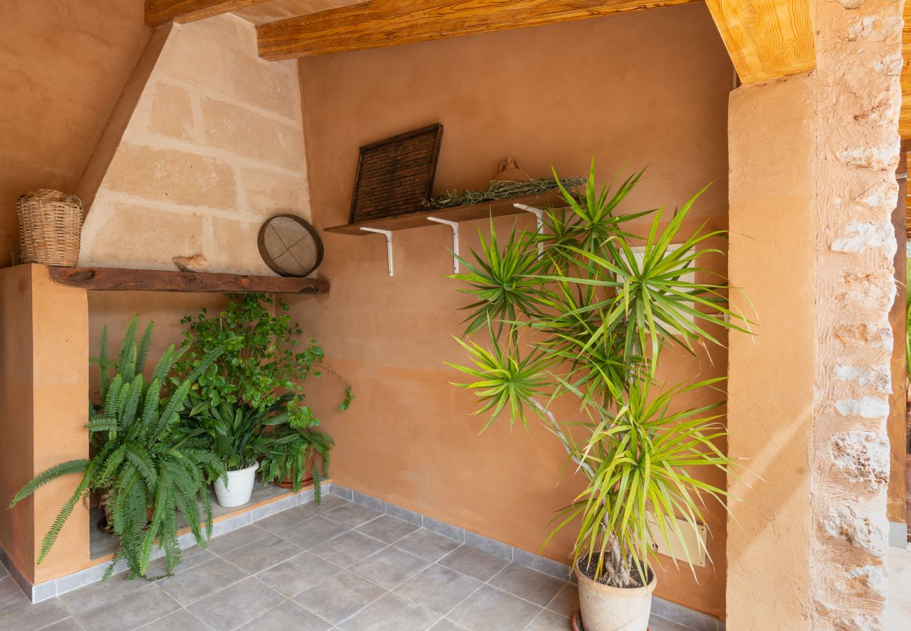 Country house in Llubi - Sunset Finca Son Sitges - Finca with fenced swimming pool, children's playground and barbecue area