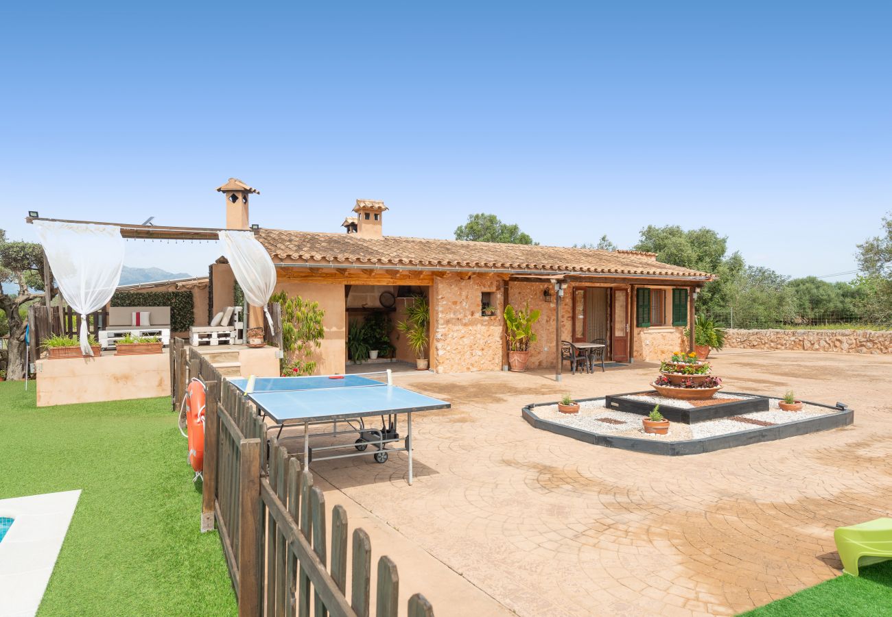 Country house in Llubi - Sunset Finca Son Sitges - Finca with fenced swimming pool, children's playground and barbecue area