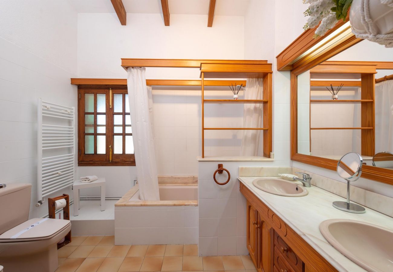 Country house in Alcudia - Sunset Finca Ses Contesas for 6 people