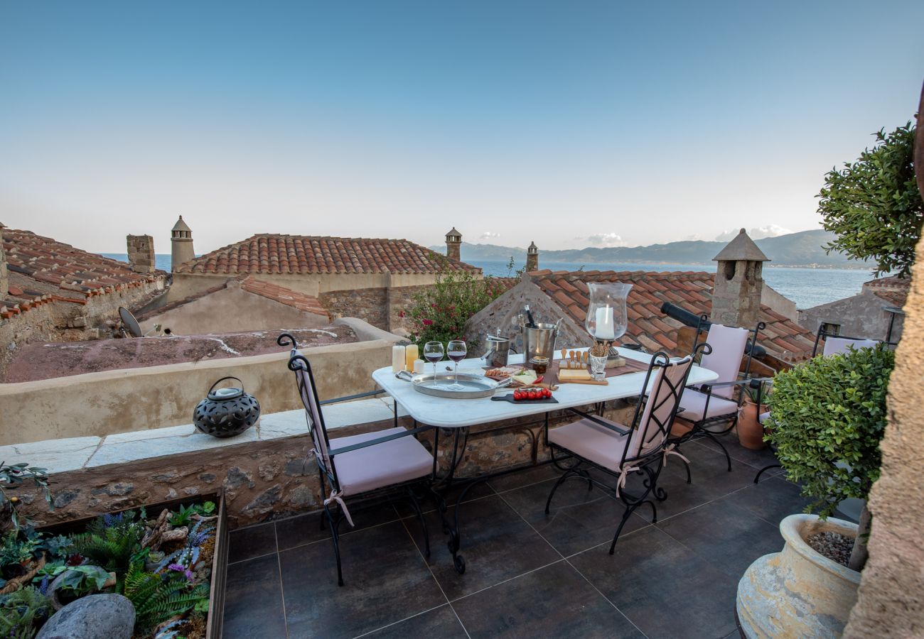 Terraced House in Monemvasia - Casa Felicia, the Castle Mansion Experience 