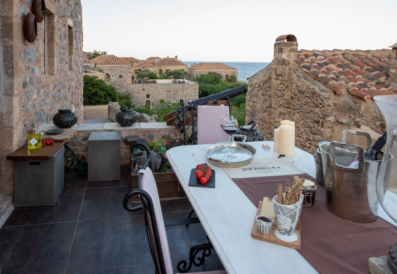 Terraced House in Monemvasia - Casa Felicia, the Castle Mansion Experience 