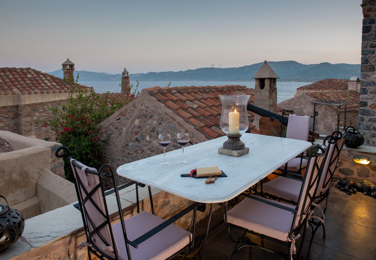 Terraced House in Monemvasia - Casa Felicia, the Castle Mansion Experience 