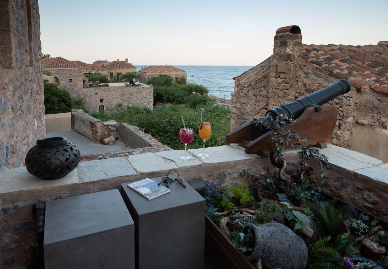 Terraced House in Monemvasia - Casa Felicia, the Castle Mansion Experience 