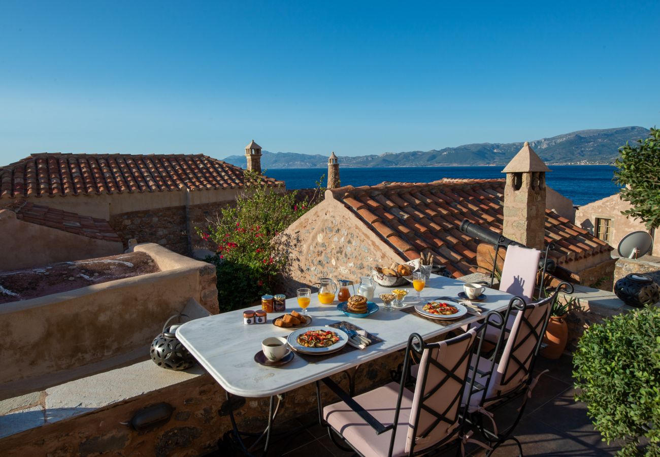 Terraced House in Monemvasia - Casa Felicia, the Castle Mansion Experience 