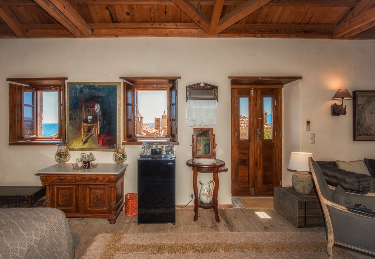 Terraced House in Monemvasia - Casa Felicia, the Castle Mansion Experience 