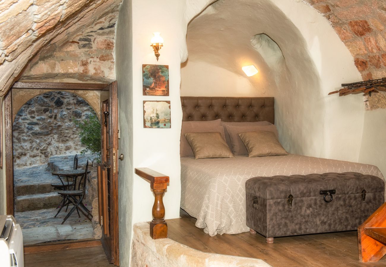 Terraced House in Monemvasia - Casa Felicia, the Castle Mansion Experience 