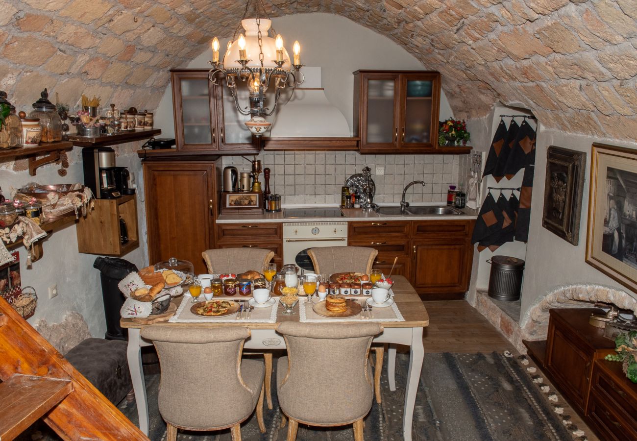 Terraced House in Monemvasia - Casa Felicia, the Castle Mansion Experience 