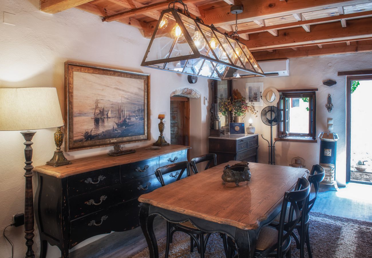 Terraced House in Monemvasia - Casa Felicia, the Castle Mansion Experience 