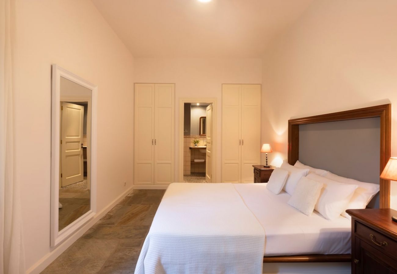 Villa in Andros - Rock Coastal House with Sea Views