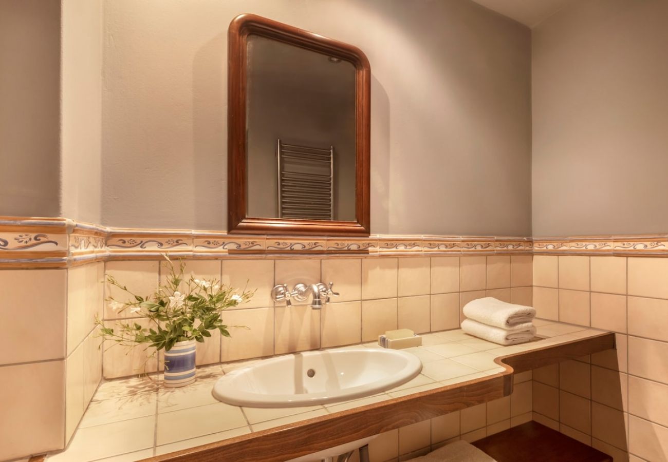 Villa in Andros - Rock Coastal House with Sea Views