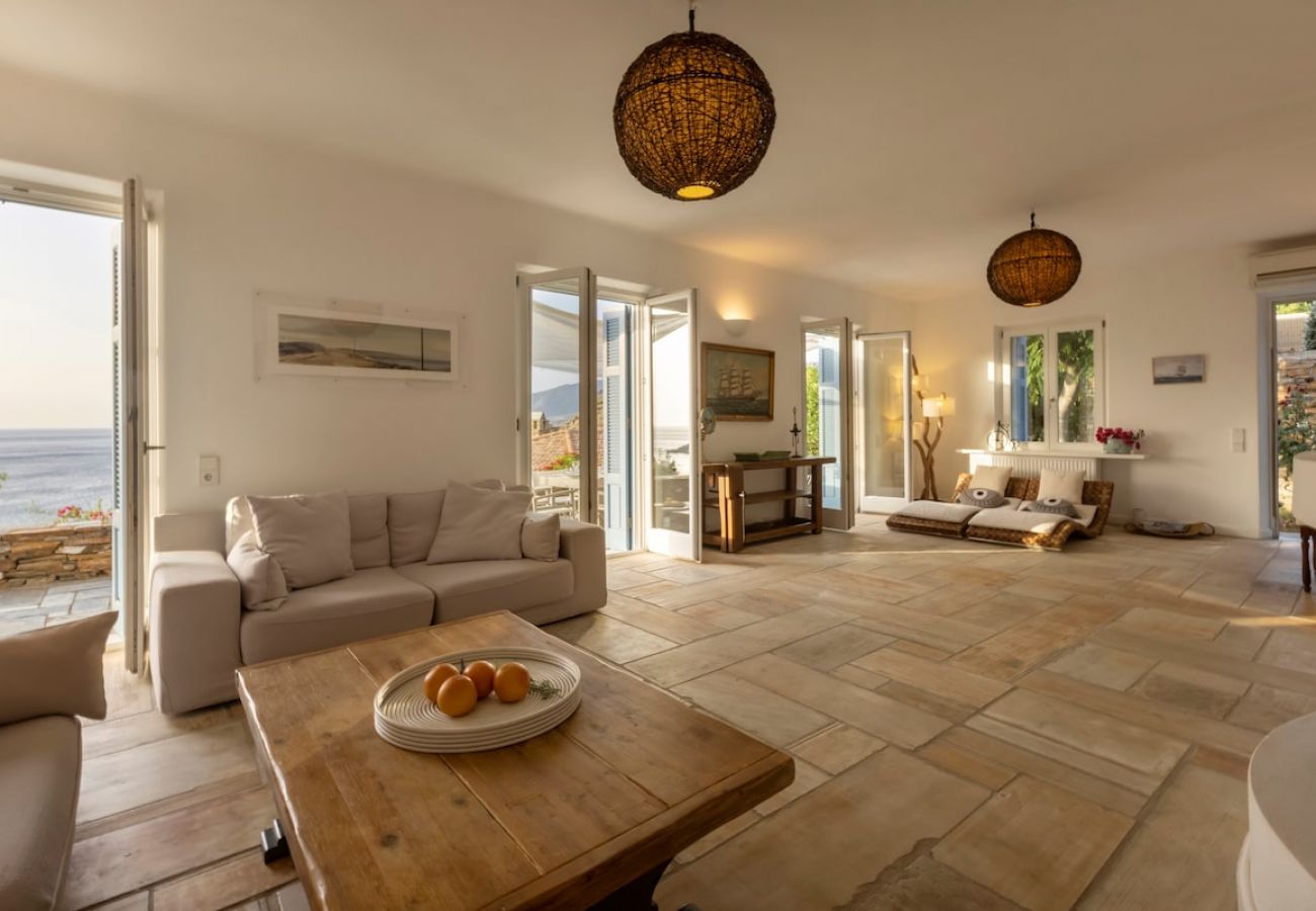 Villa in Andros - Aegean Breeze House