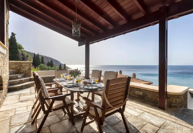 Villa in Andros - Exclusive Beach House
