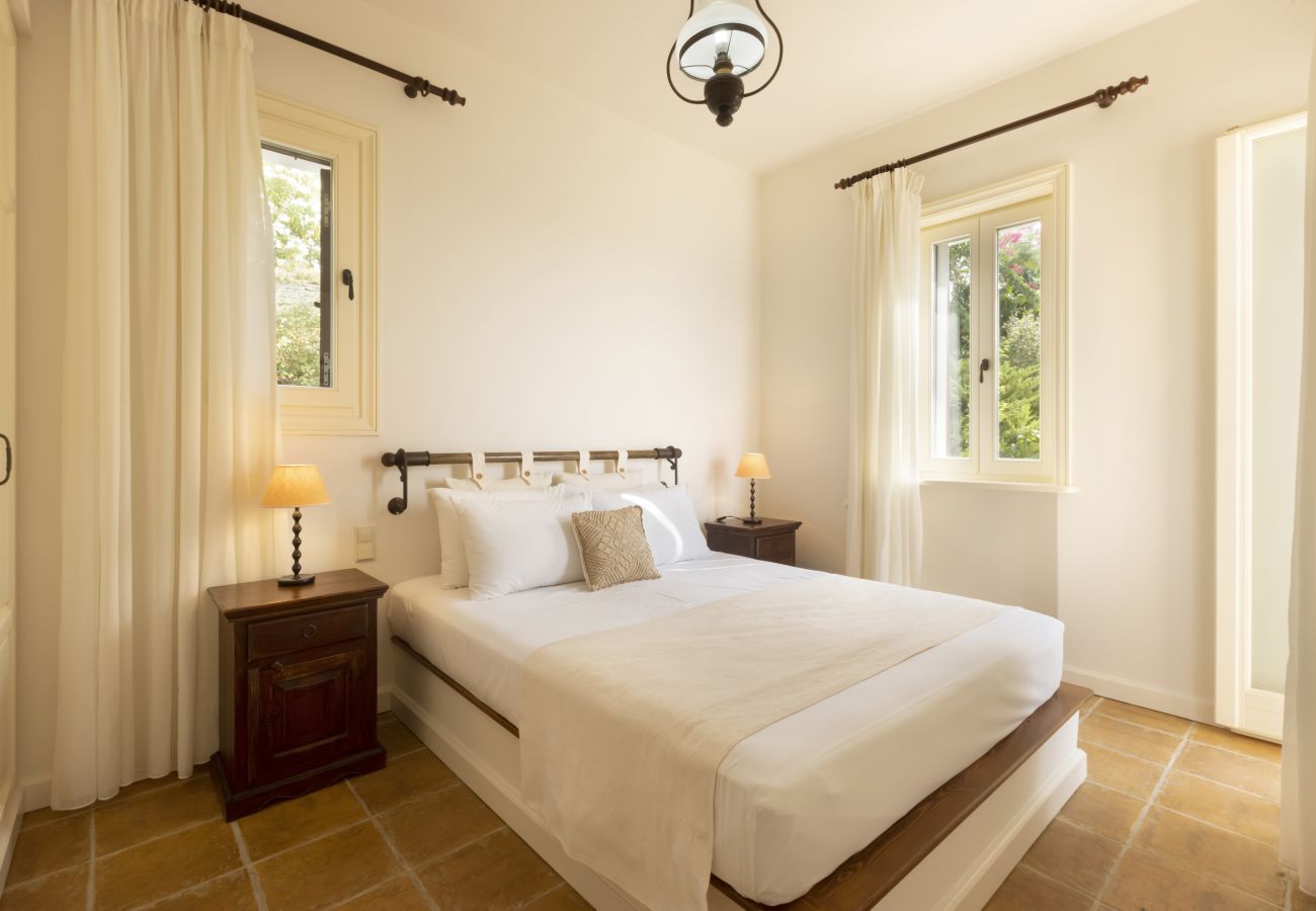 Villa in Andros - Exclusive Beach House