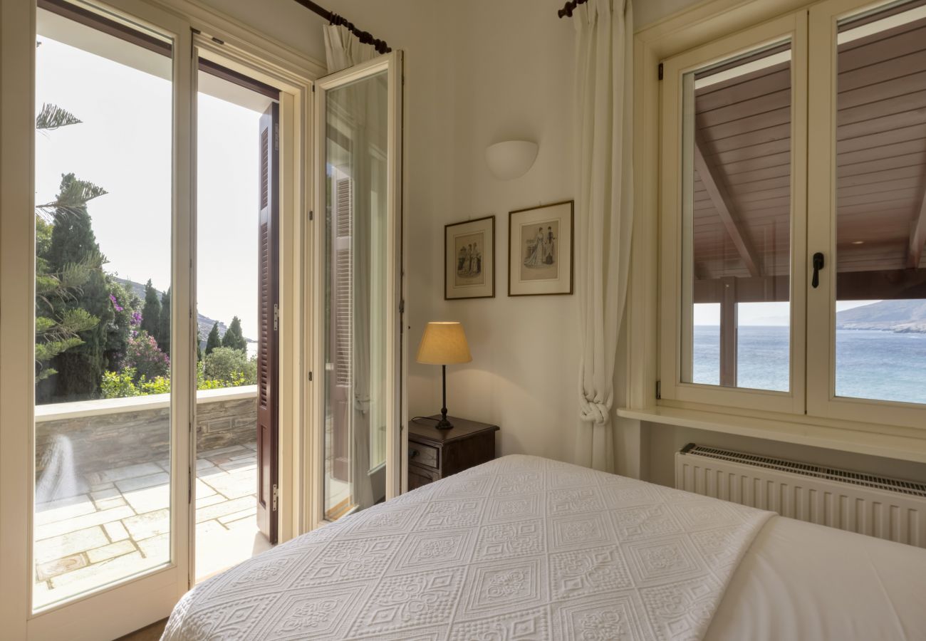 Villa in Andros - Exclusive Beach House