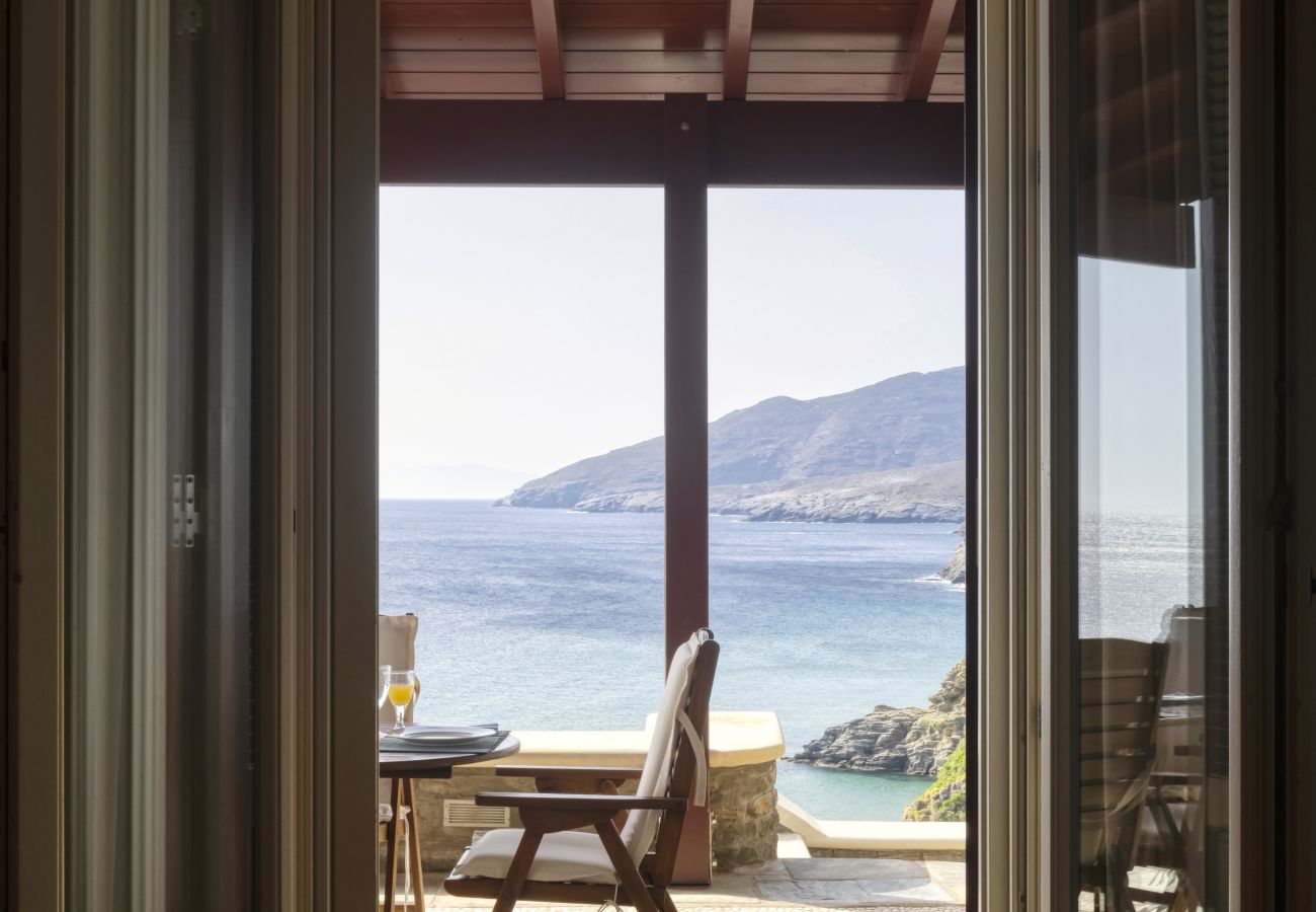 Villa in Andros - Exclusive Beach House