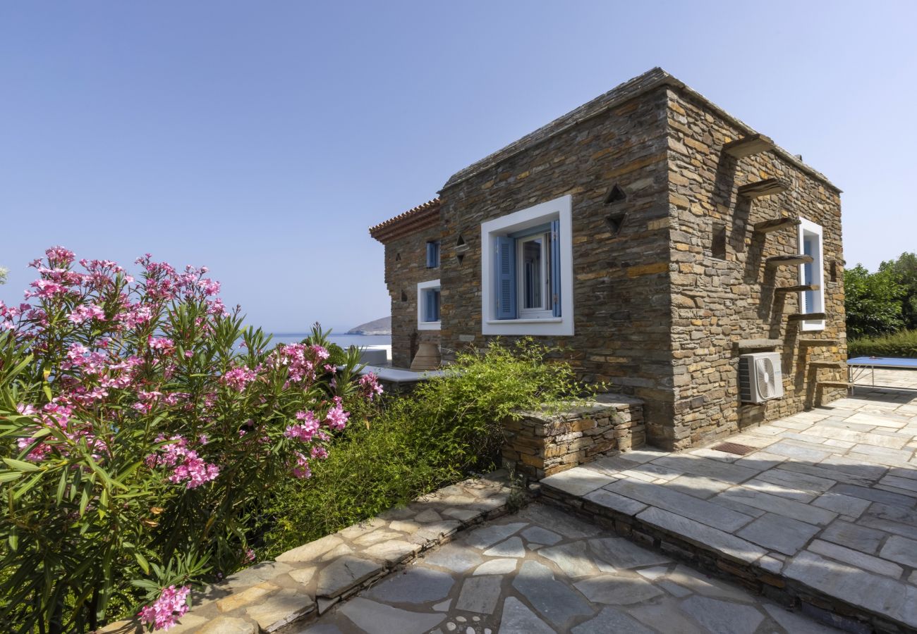 Villa in Andros - Exclusive Pool Escape in Andros