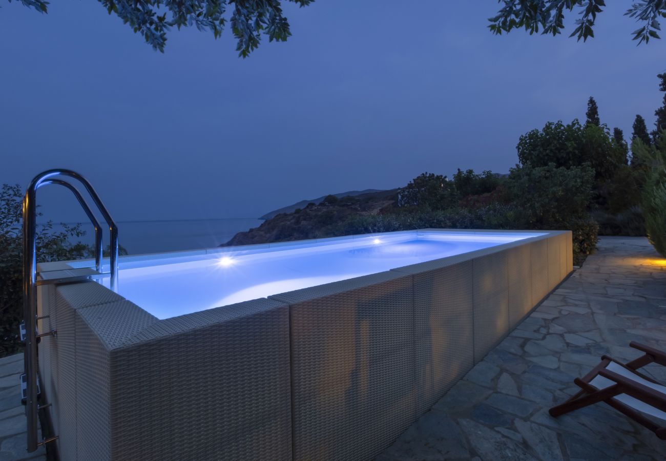 Villa in Andros - Exclusive Pool Escape in Andros