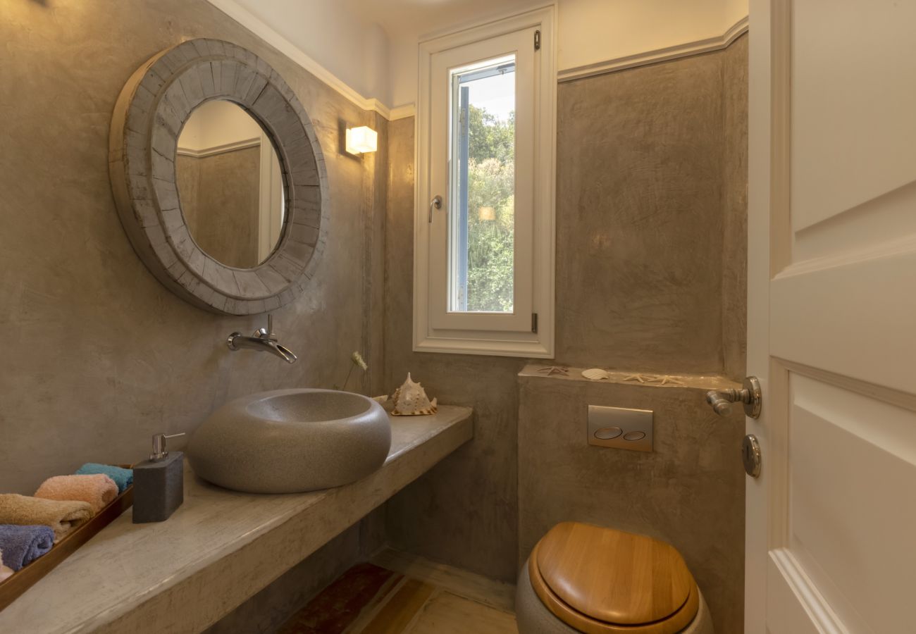 Villa in Andros - Exclusive Pool Escape in Andros