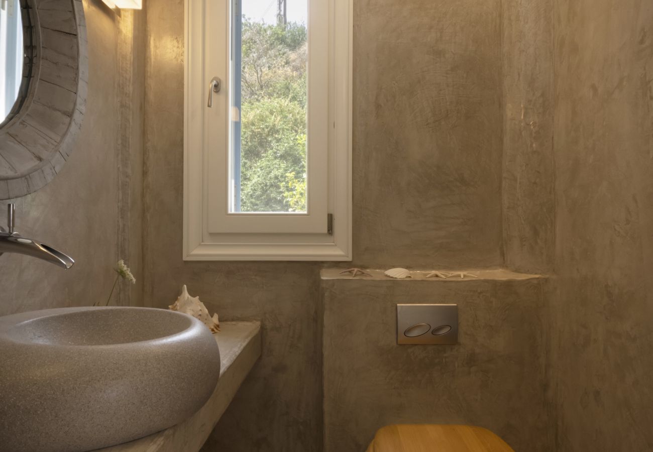 Villa in Andros - Exclusive Pool Escape in Andros