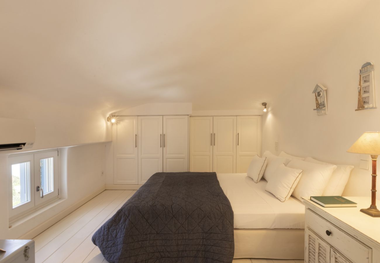 Villa in Andros - Exclusive Pool Escape in Andros