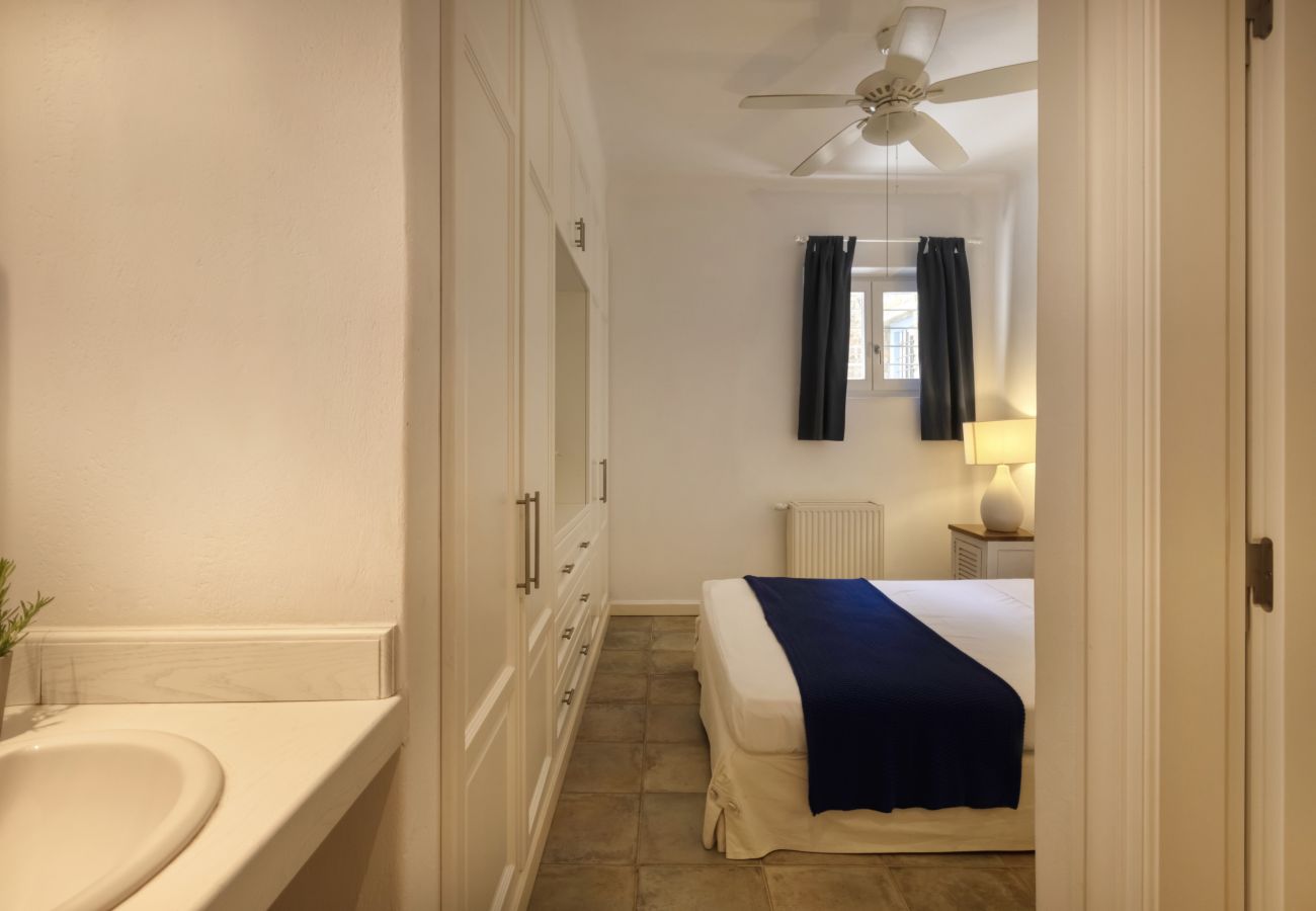 Villa in Andros - Exclusive Pool Escape in Andros