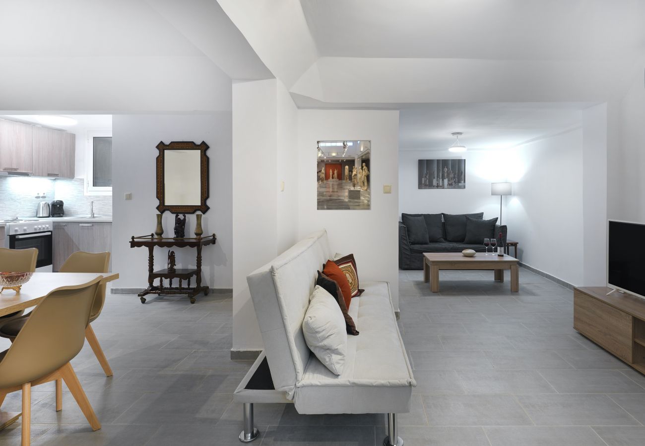 Apartment in Athens - 2BR  next to the National Gallery & chic Kolonaki 