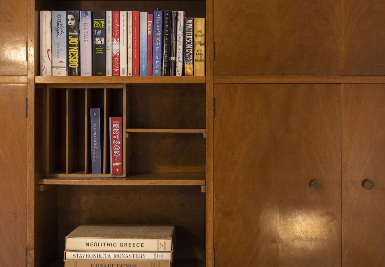 Apartment in Athens - Prime Location 2 BR APT next to the Acropolis 