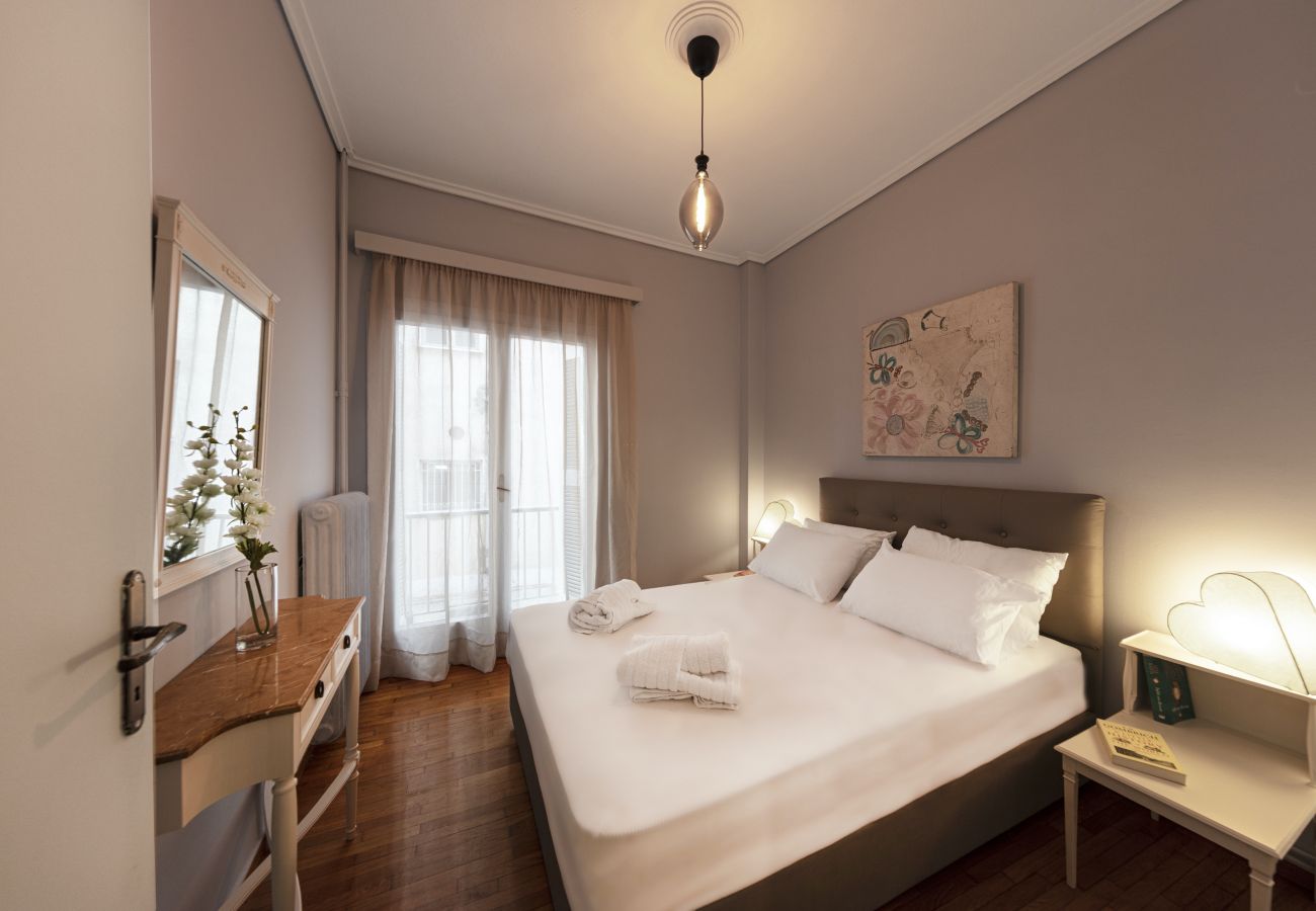 Apartment in Athens - Spacious 3 Bedroom apt near Acropolis museum 