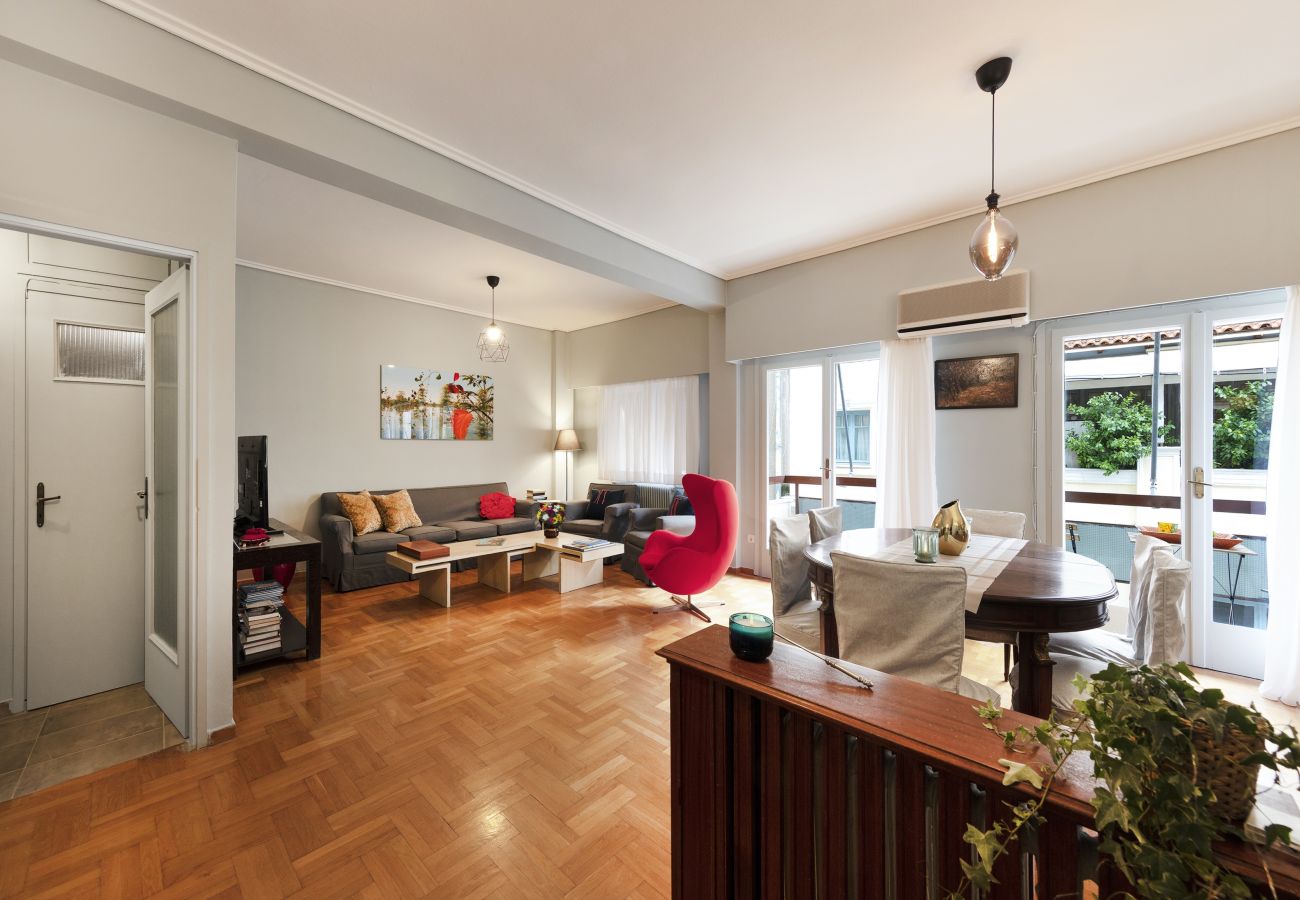 Apartment in Athens - Spacious 3 Bedroom apt near Acropolis museum 
